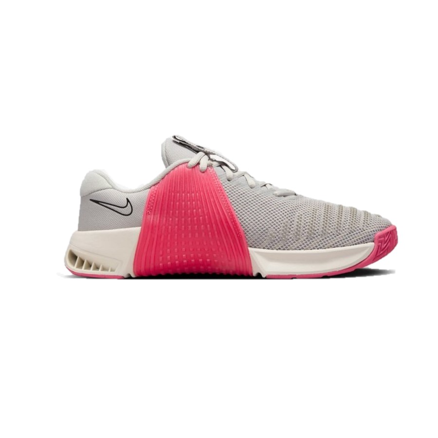  zapatilla-entrenamiento-mujer-nike-metcon-9-gris-rosa-img