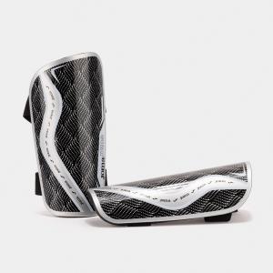 ESPINILLERAS ATTACK NEGRO PLATA — JOMA — 401940.281