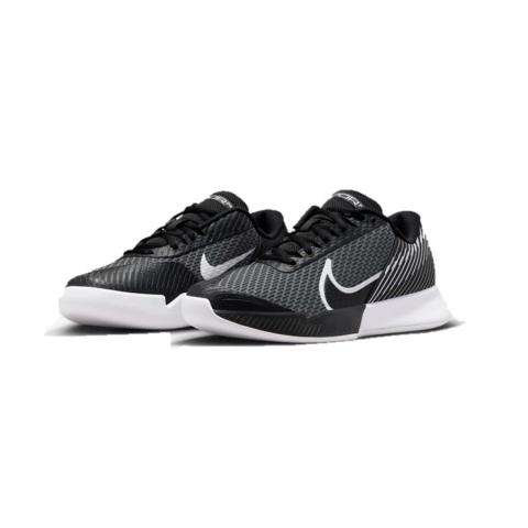  Imagen en ángulo del modelo Vapor Pro 2, que destaca su perfil técnico y ligereza para tenis de alto rendimiento.