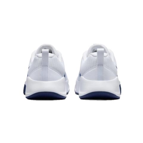 Talón reforzado de las Nike MC Trainer 3, optimizando estabilidad y confort en la pisada.