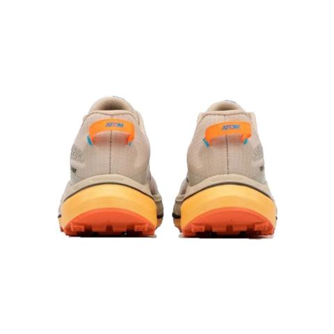 Talón acolchado de las Atom Terra Max Nitro Sand, optimizando estabilidad.