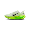 Perfil interno de las Nike Vomero 18, resaltando ajuste y soporte para corredores de alto rendimiento
